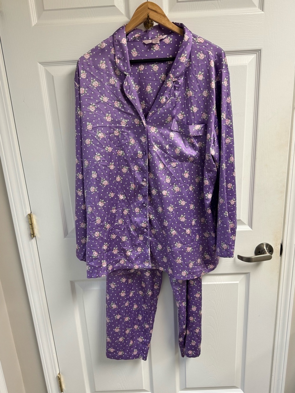 Victoria’s Secret Ladies Purple Floral Pajama Set - Satin Long Sleeve Top & Pant
